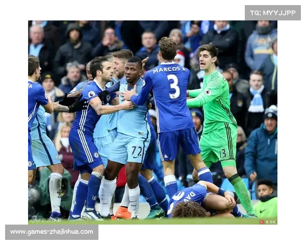科莫球迷展示横幅：一日法布雷加斯胜过百日阿莱格里